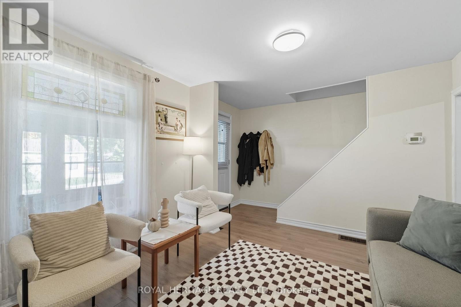 












228 COURT STREET

,
Oshawa (Central),




Ontario
L1H4W7

