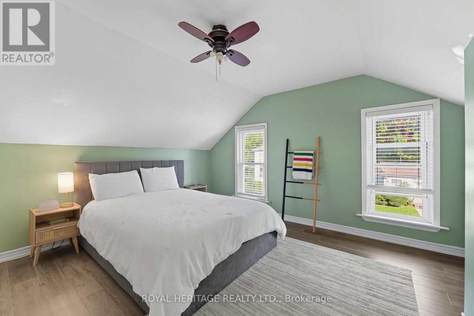 












228 COURT STREET

,
Oshawa (Central),




Ontario
L1H4W7

