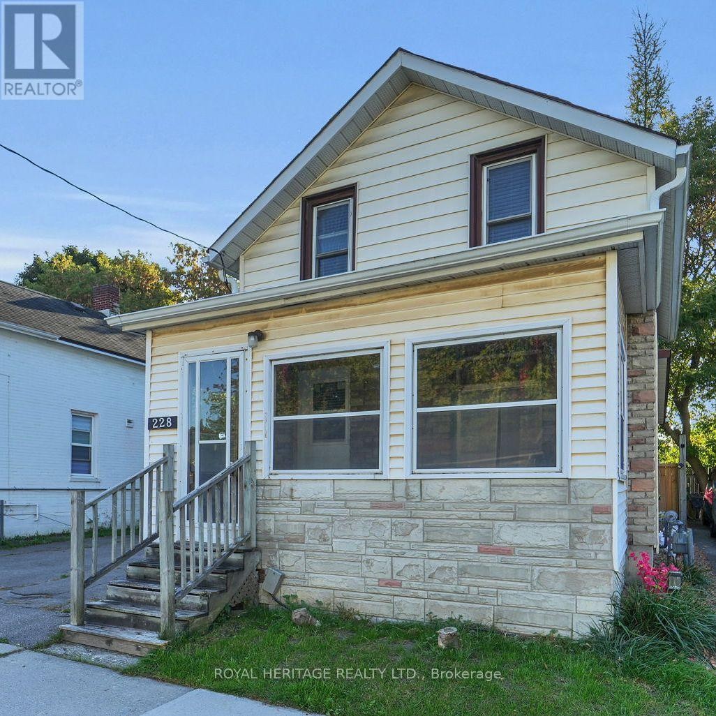 












228 COURT STREET

,
Oshawa (Central),




Ontario
L1H4W7

