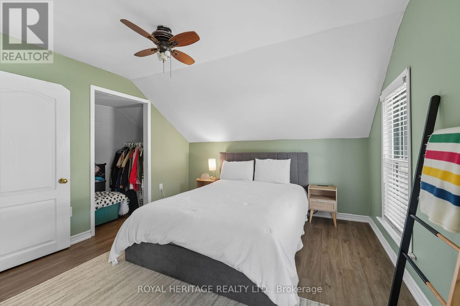 












228 COURT STREET

,
Oshawa (Central),




Ontario
L1H4W7

