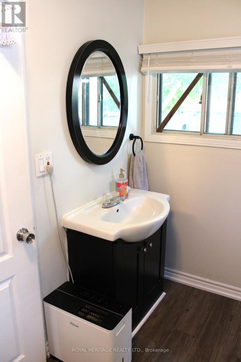 












228 COURT STREET

,
Oshawa (Central),




Ontario
L1H4W7

