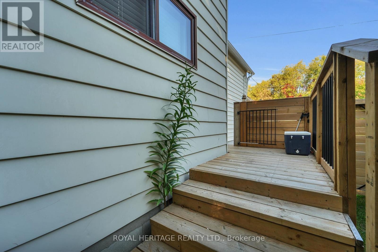 












228 COURT STREET

,
Oshawa (Central),




Ontario
L1H4W7

