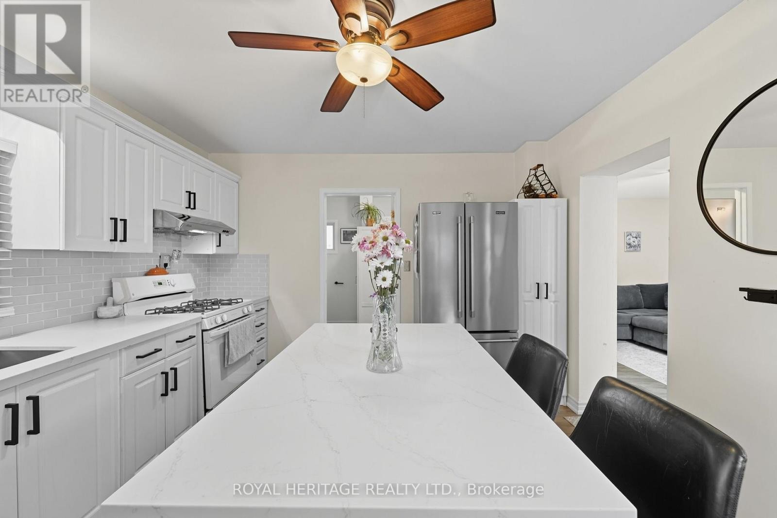 












228 COURT STREET

,
Oshawa (Central),




Ontario
L1H4W7

