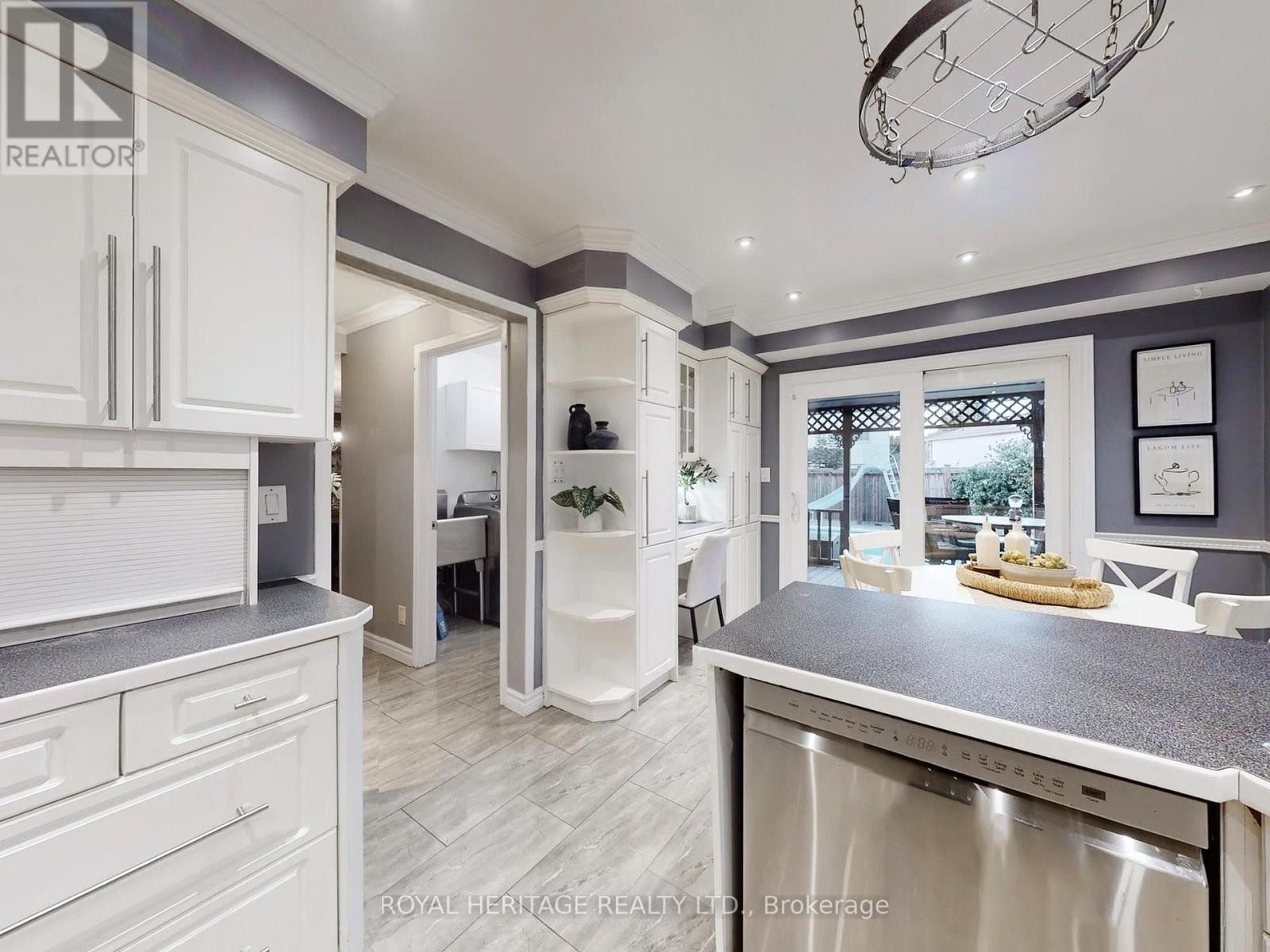 












138 WILLIAM STEPHENSON DRIVE

,
Whitby (Blue Grass Meadows),




Ontario
L1N8V3

