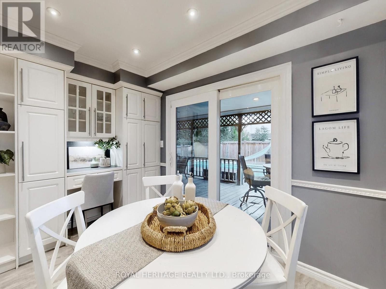 












138 WILLIAM STEPHENSON DRIVE

,
Whitby (Blue Grass Meadows),




Ontario
L1N8V3

