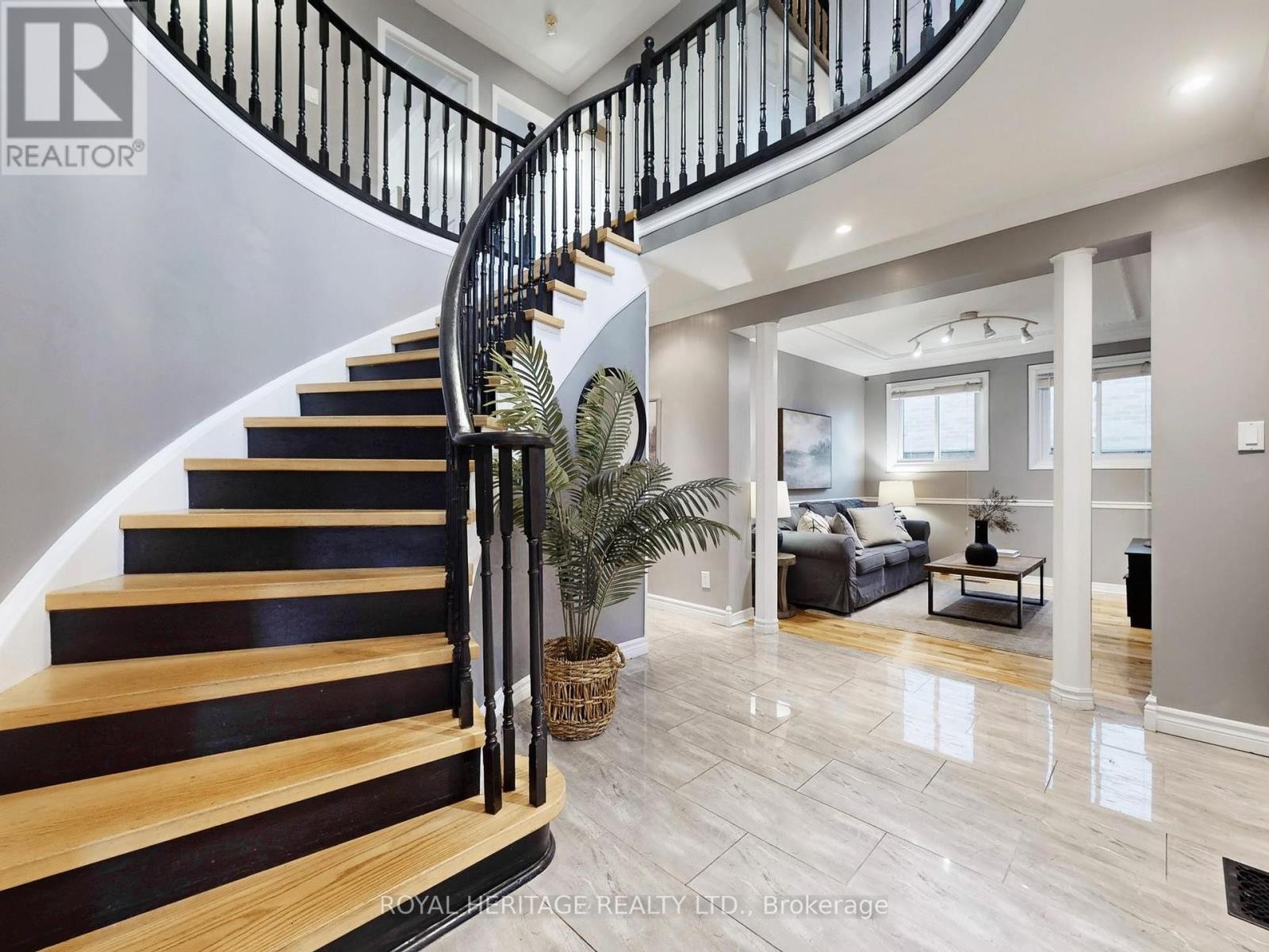 












138 WILLIAM STEPHENSON DRIVE

,
Whitby (Blue Grass Meadows),




Ontario
L1N8V3

