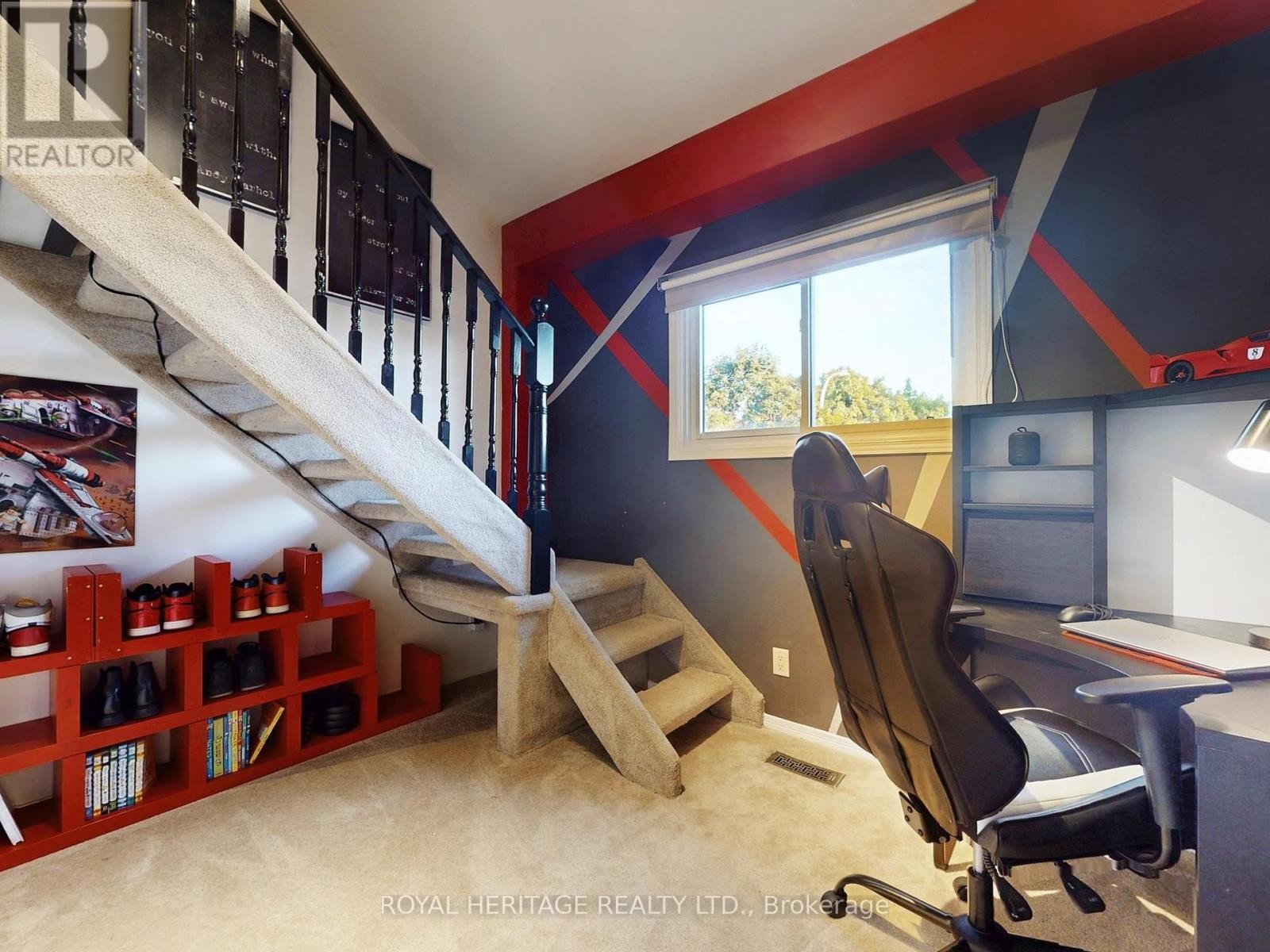 












138 WILLIAM STEPHENSON DRIVE

,
Whitby (Blue Grass Meadows),




Ontario
L1N8V3

