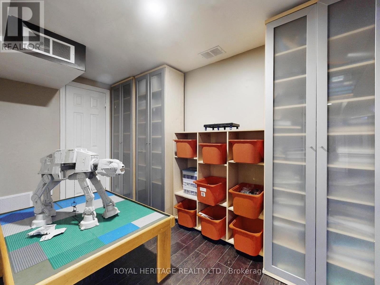 












138 WILLIAM STEPHENSON DRIVE

,
Whitby (Blue Grass Meadows),




Ontario
L1N8V3

