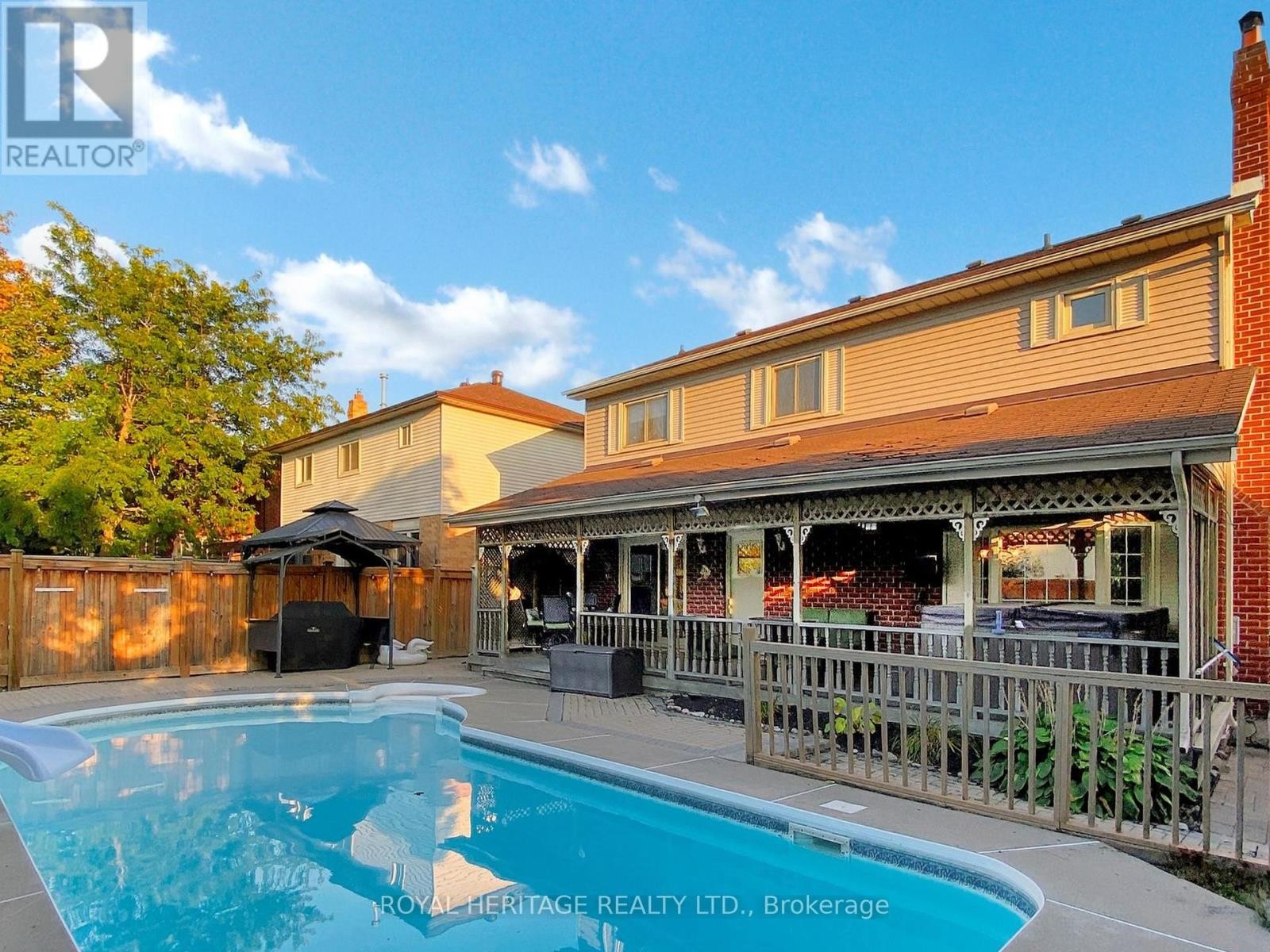 












138 WILLIAM STEPHENSON DRIVE

,
Whitby (Blue Grass Meadows),




Ontario
L1N8V3

