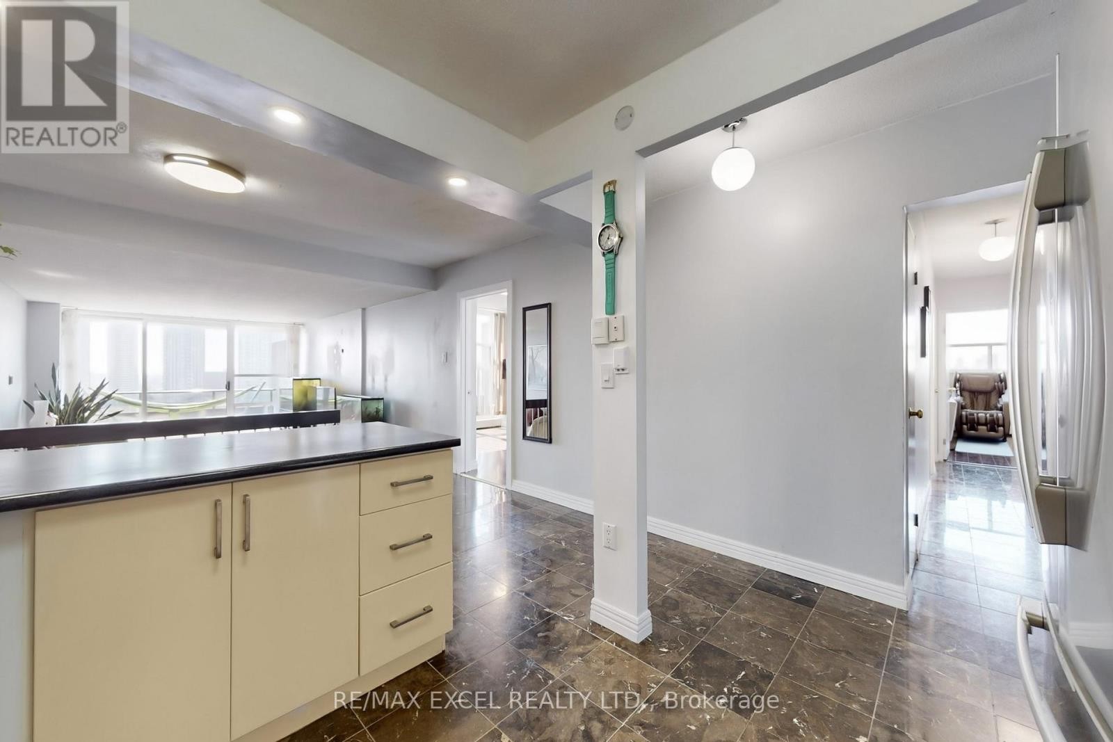 












1708 - 4101 SHEPPARD AVENUE E

,
Toronto (Agincourt South-Malvern West),




Ontario
M1S3H3

