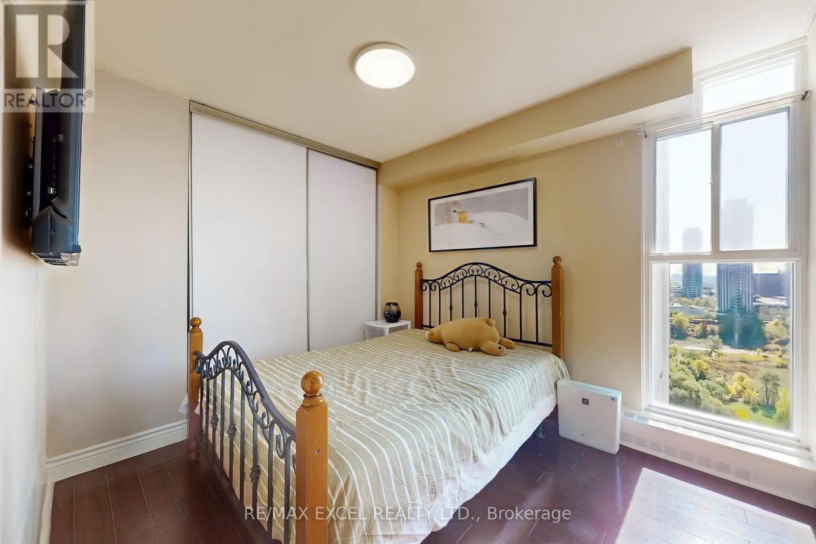 












1708 - 4101 SHEPPARD AVENUE E

,
Toronto (Agincourt South-Malvern West),




Ontario
M1S3H3


