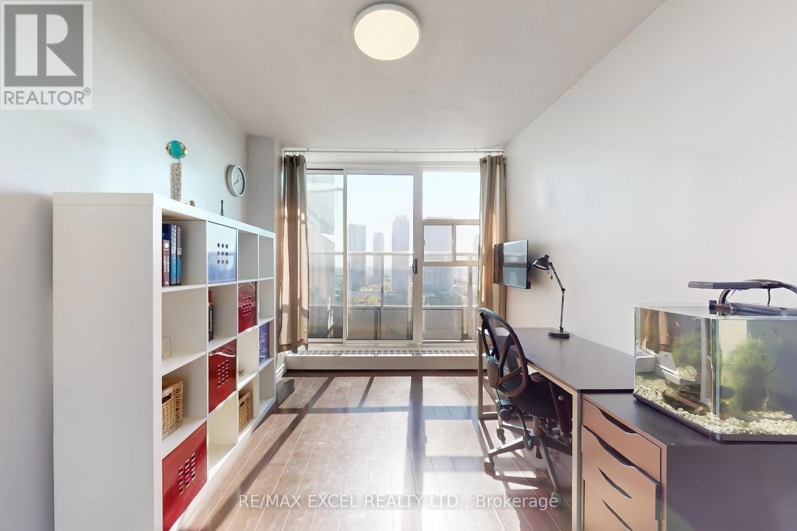 












1708 - 4101 SHEPPARD AVENUE E

,
Toronto (Agincourt South-Malvern West),




Ontario
M1S3H3

