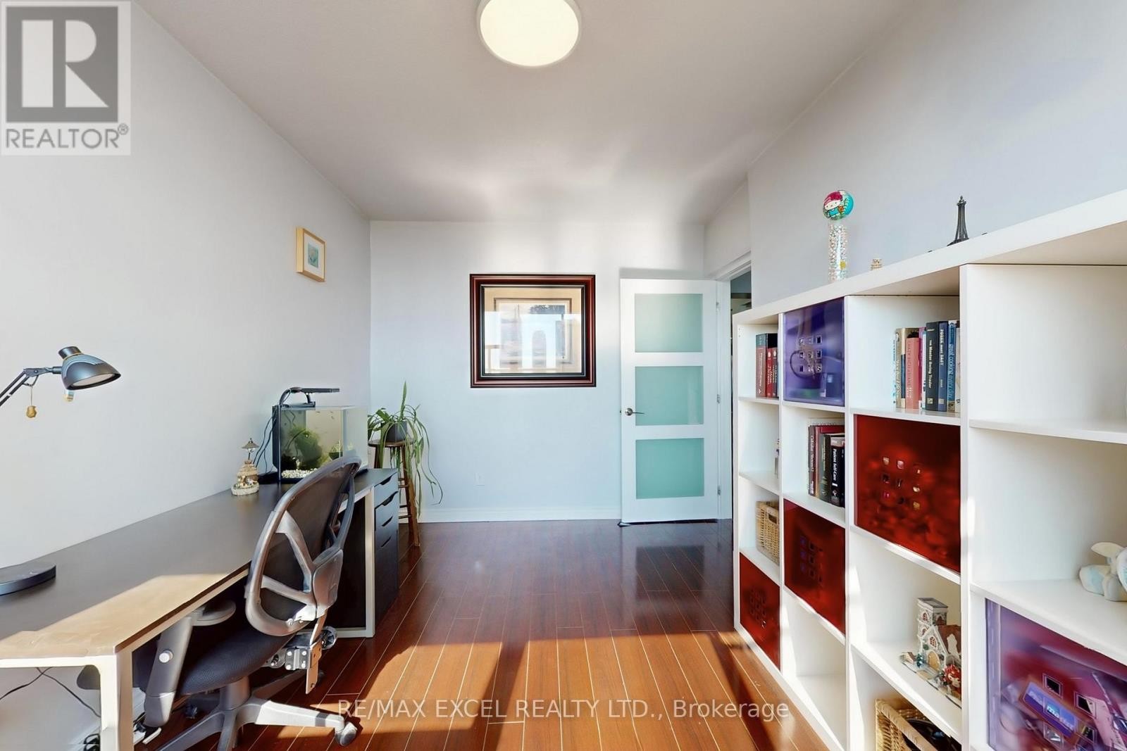 












1708 - 4101 SHEPPARD AVENUE E

,
Toronto (Agincourt South-Malvern West),




Ontario
M1S3H3

