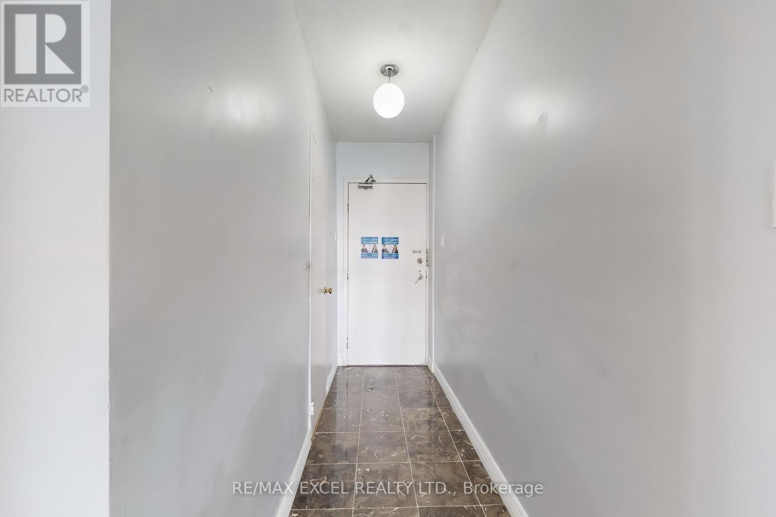 












1708 - 4101 SHEPPARD AVENUE E

,
Toronto (Agincourt South-Malvern West),




Ontario
M1S3H3

