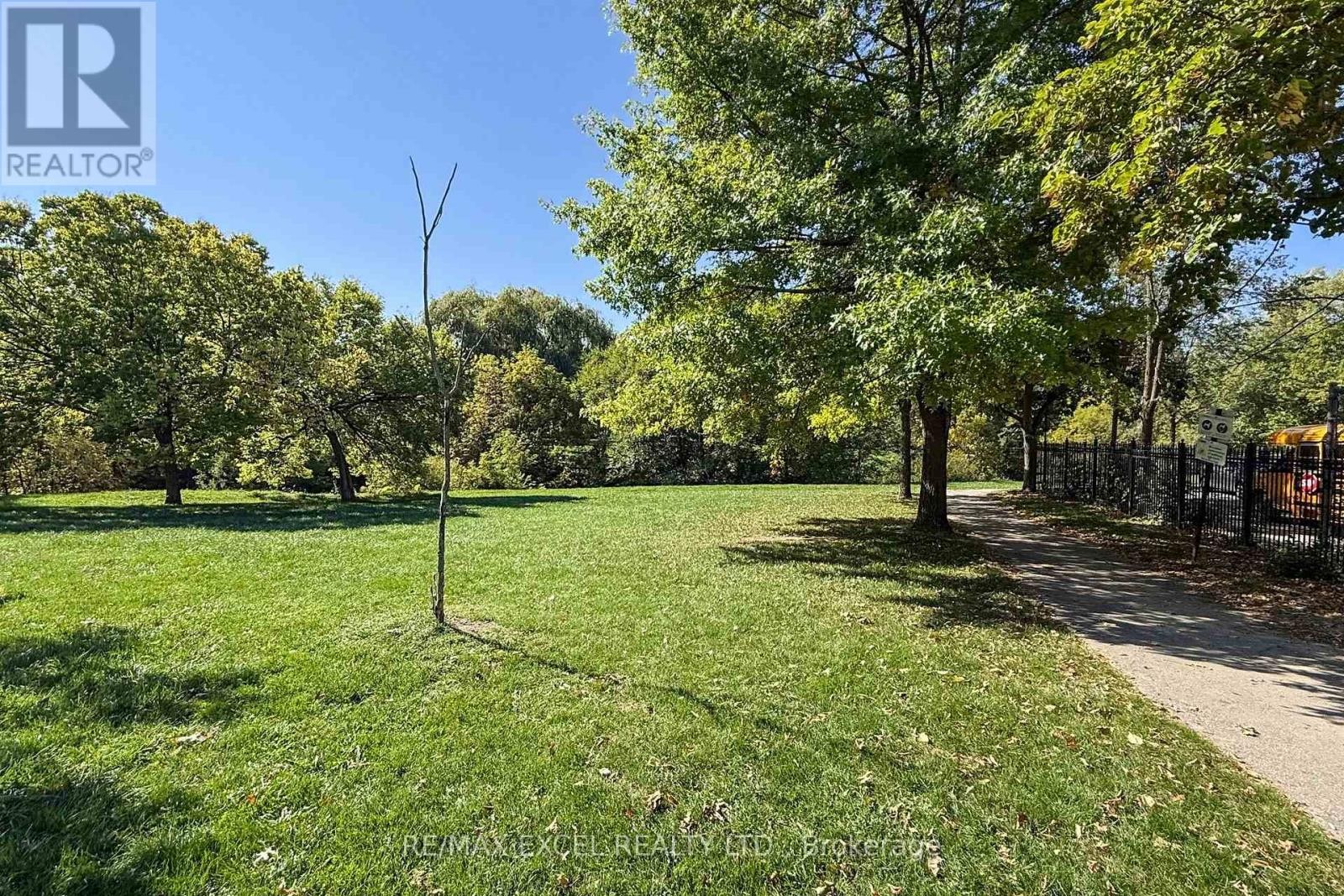 












1708 - 4101 SHEPPARD AVENUE E

,
Toronto (Agincourt South-Malvern West),




Ontario
M1S3H3

