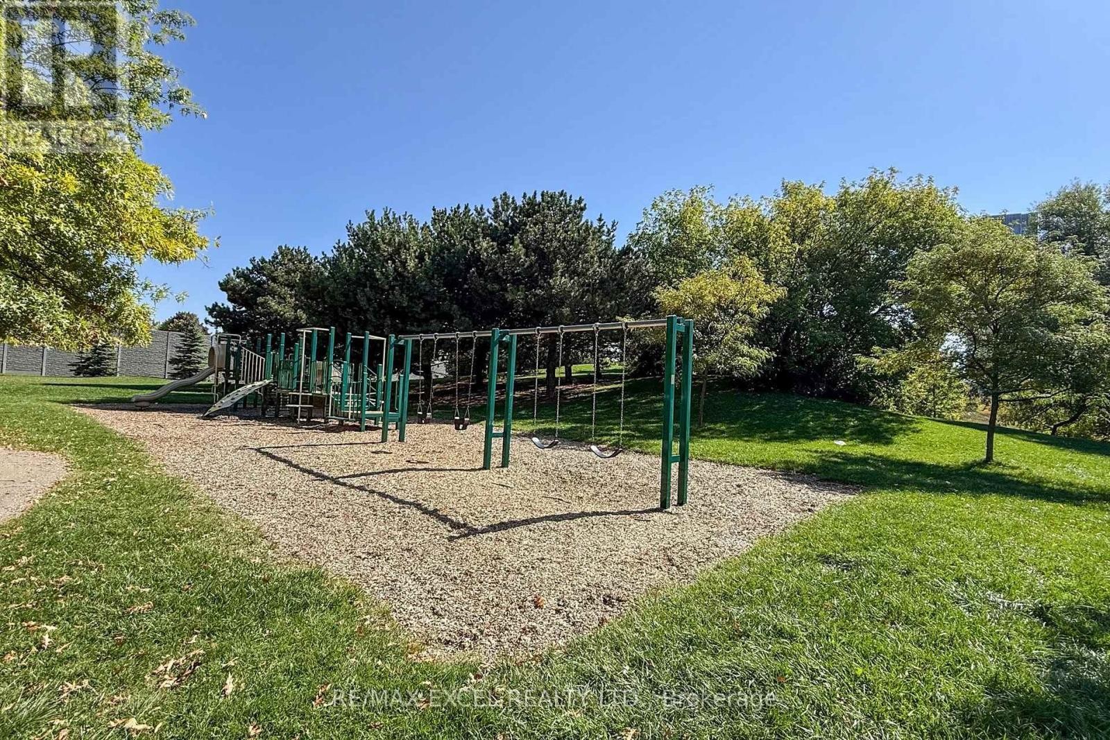 












1708 - 4101 SHEPPARD AVENUE E

,
Toronto (Agincourt South-Malvern West),




Ontario
M1S3H3

