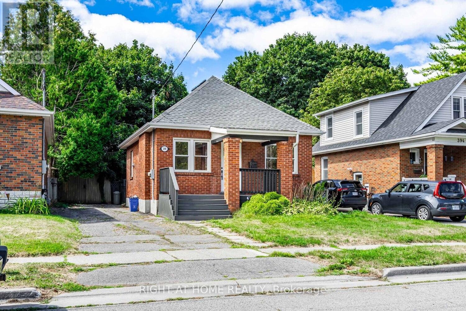 












390 JARVIS STREET

,
Oshawa (O'Neill),




Ontario
L1G5L2

