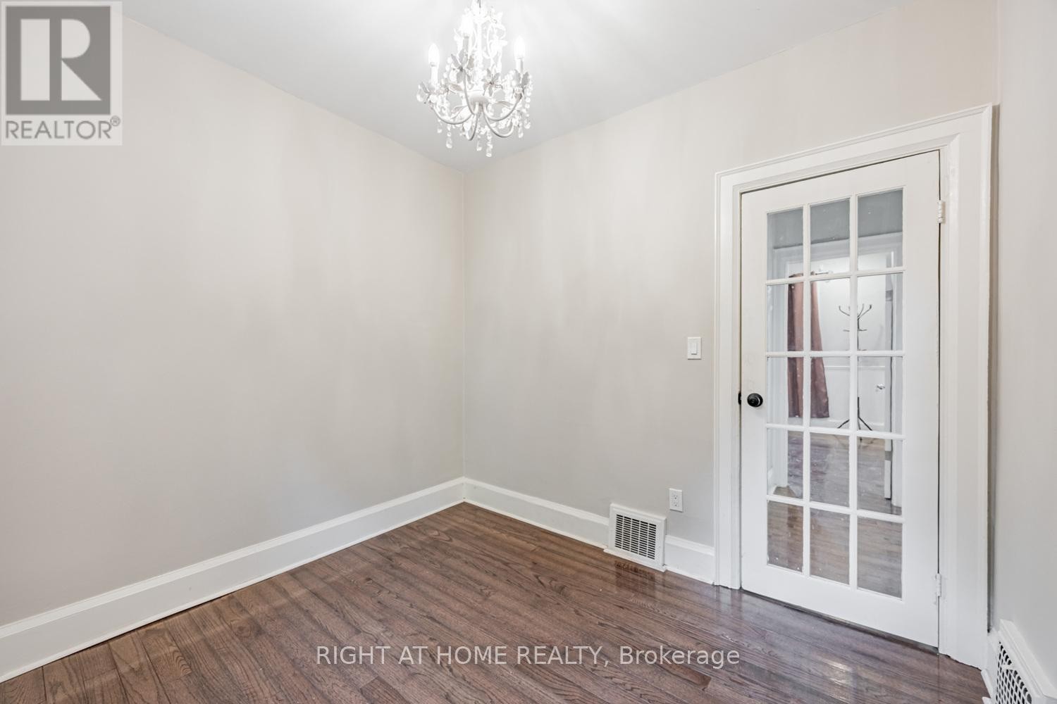 












390 JARVIS STREET

,
Oshawa (O'Neill),




Ontario
L1G5L2

