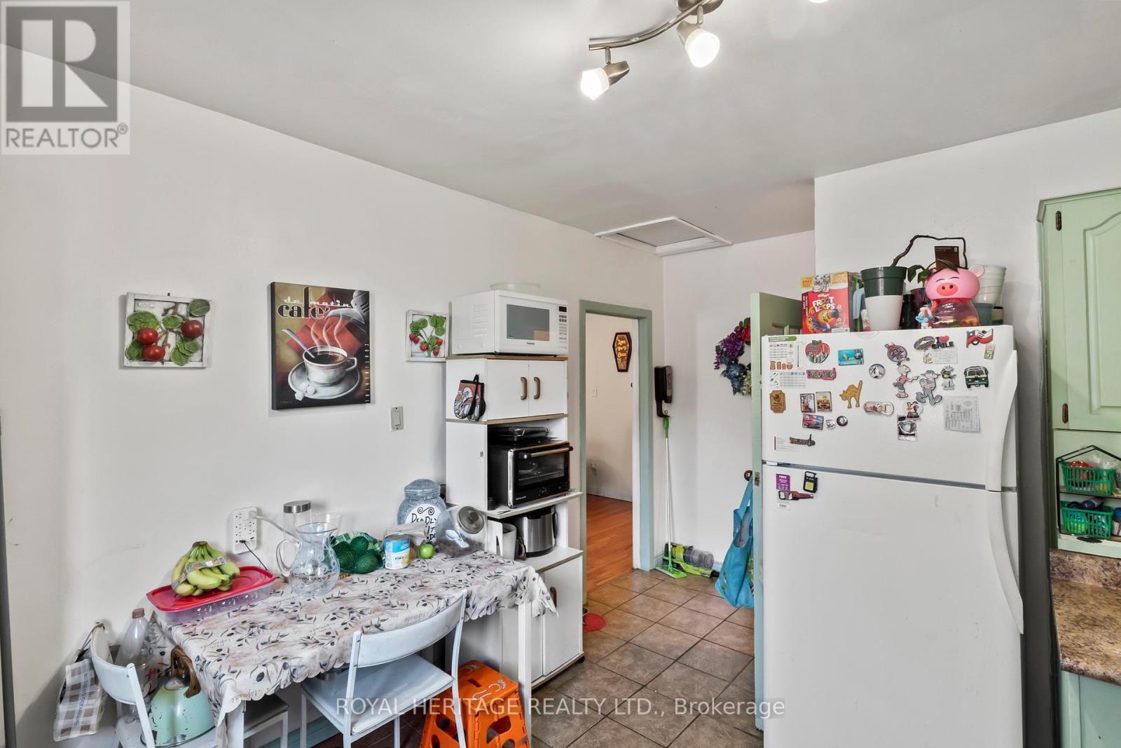 












42 BILLINGSGATE CRESCENT

,
Ajax (South East),




Ontario
L1S2R8

