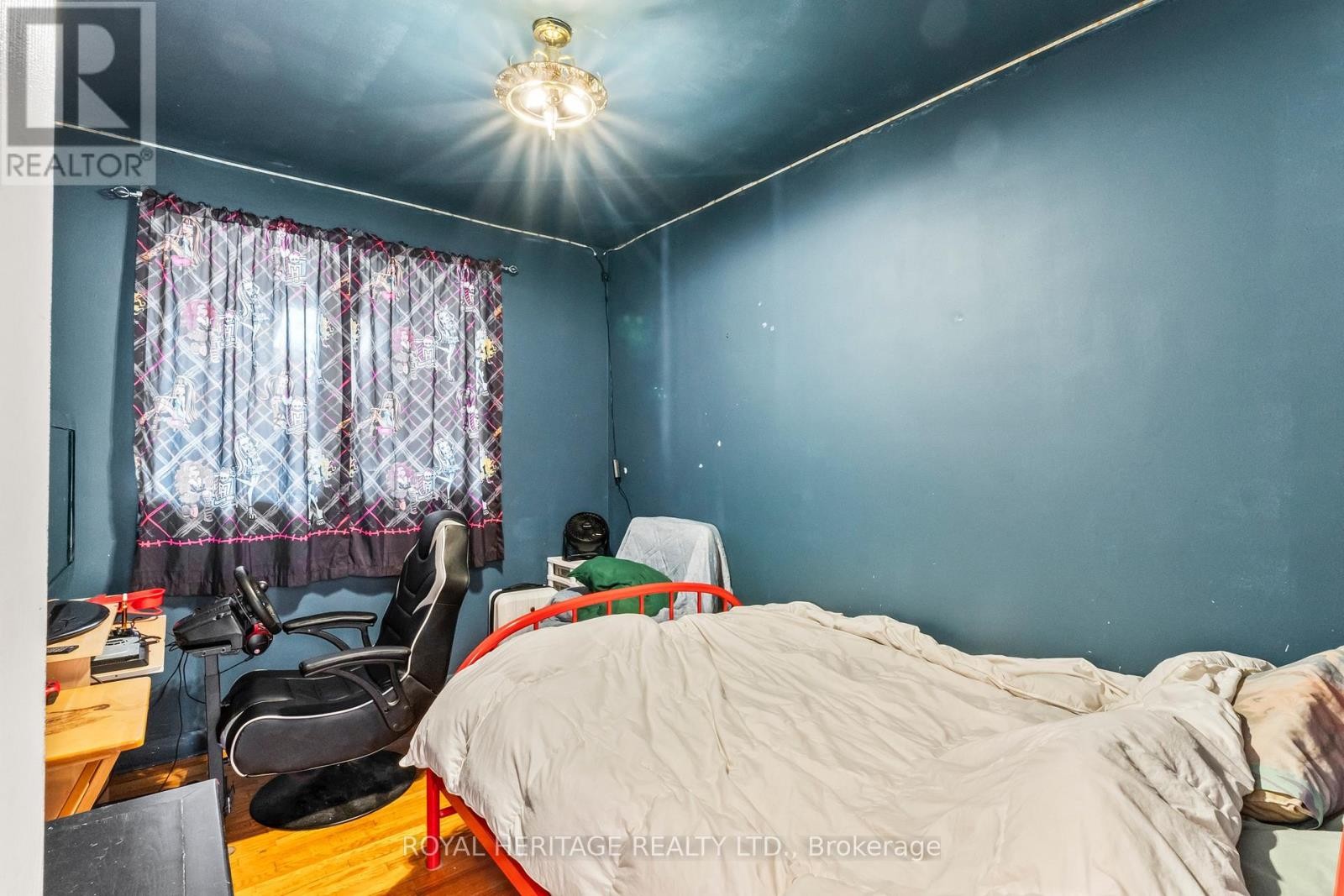 












42 BILLINGSGATE CRESCENT

,
Ajax (South East),




Ontario
L1S2R8

