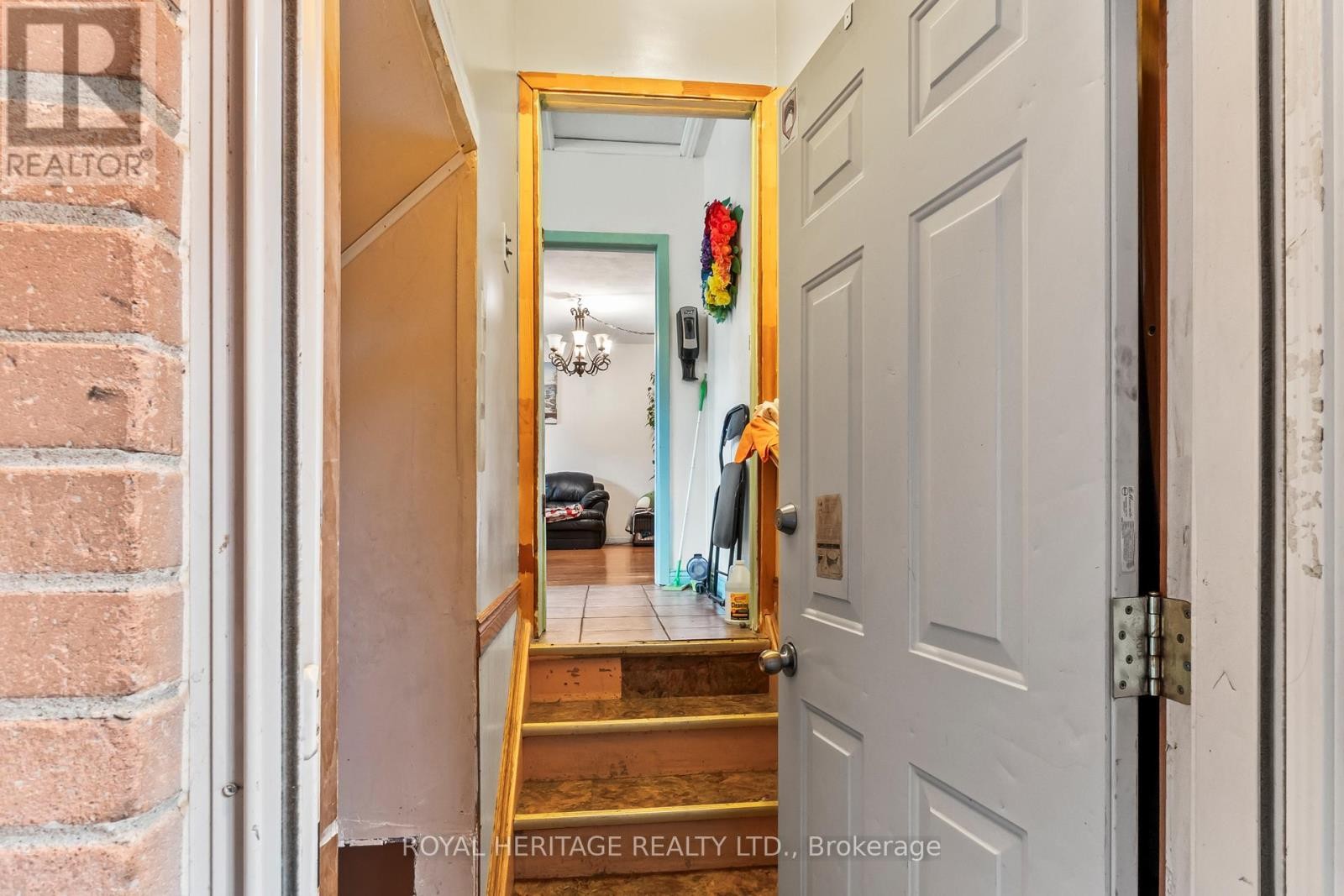 












42 BILLINGSGATE CRESCENT

,
Ajax (South East),




Ontario
L1S2R8

