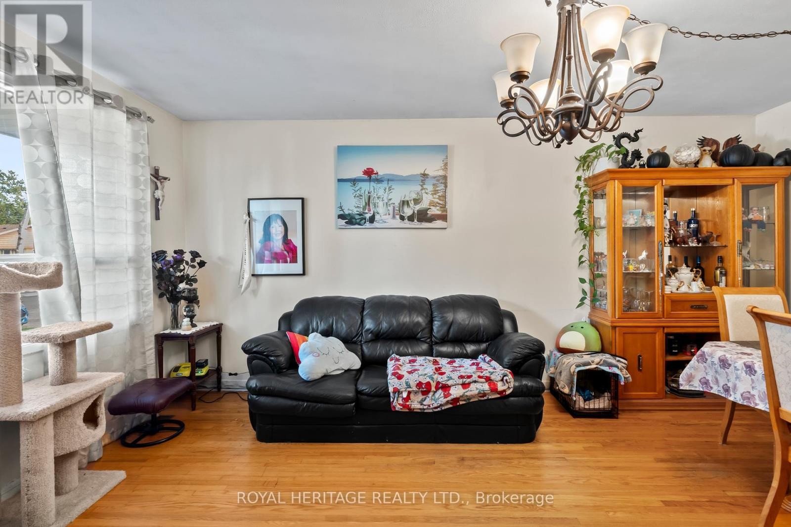 












42 BILLINGSGATE CRESCENT

,
Ajax (South East),




Ontario
L1S2R8

