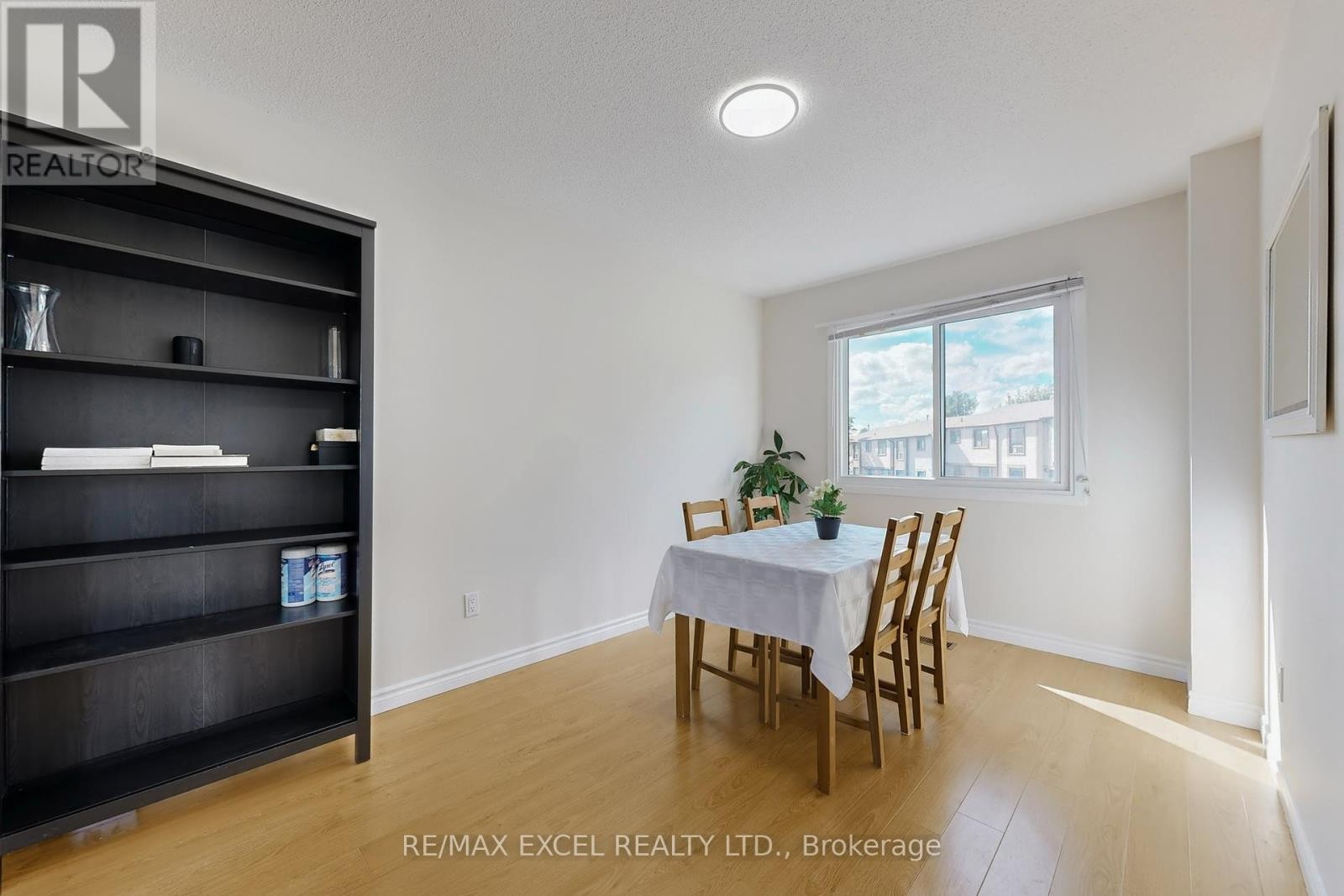 












98 - 24 FUNDY BAY BOULEVARD

,
Toronto (Steeles),




Ontario
M1W3A4

