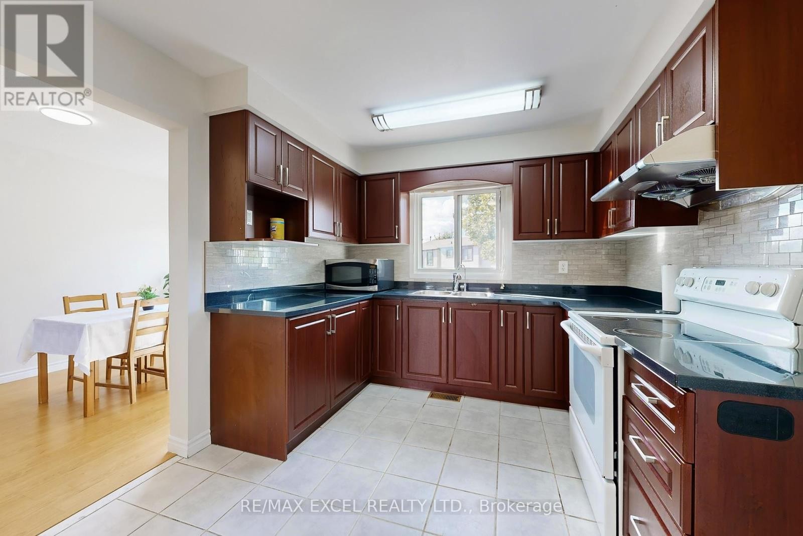 












98 - 24 FUNDY BAY BOULEVARD

,
Toronto (Steeles),




Ontario
M1W3A4

