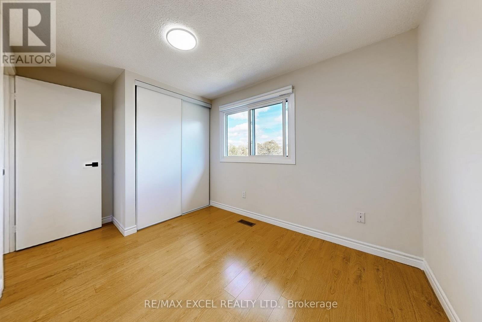 












98 - 24 FUNDY BAY BOULEVARD

,
Toronto (Steeles),




Ontario
M1W3A4

