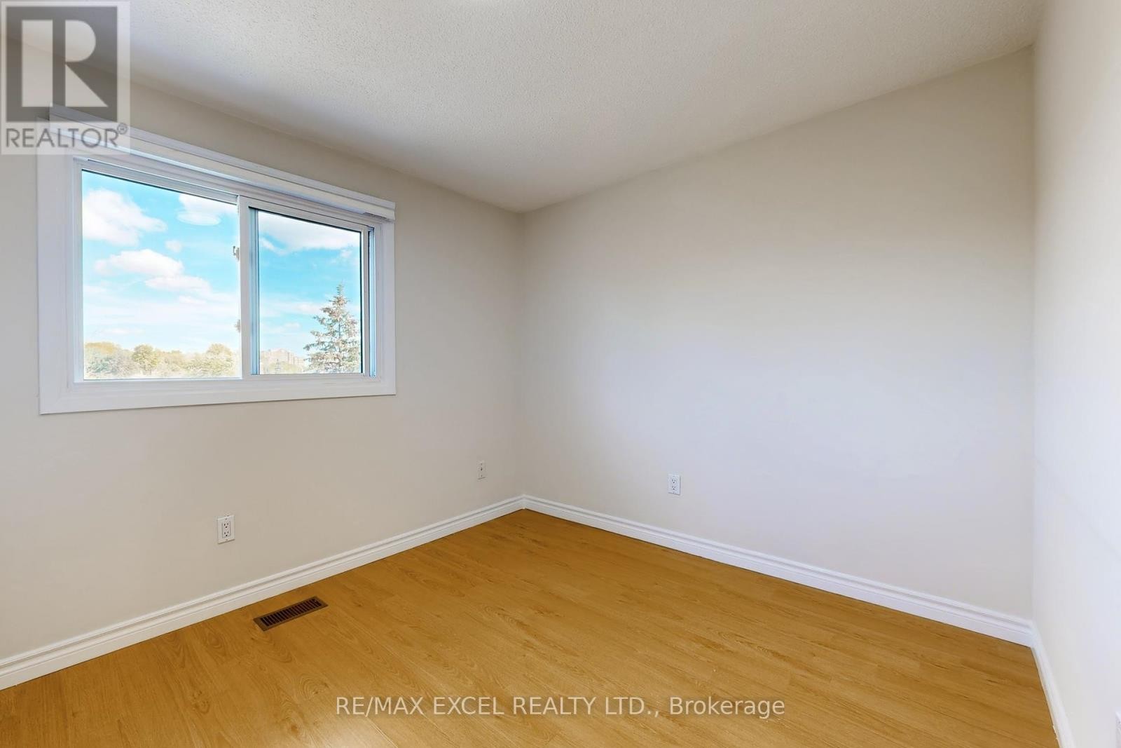 












98 - 24 FUNDY BAY BOULEVARD

,
Toronto (Steeles),




Ontario
M1W3A4

