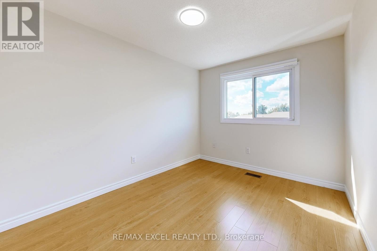 












98 - 24 FUNDY BAY BOULEVARD

,
Toronto (Steeles),




Ontario
M1W3A4

