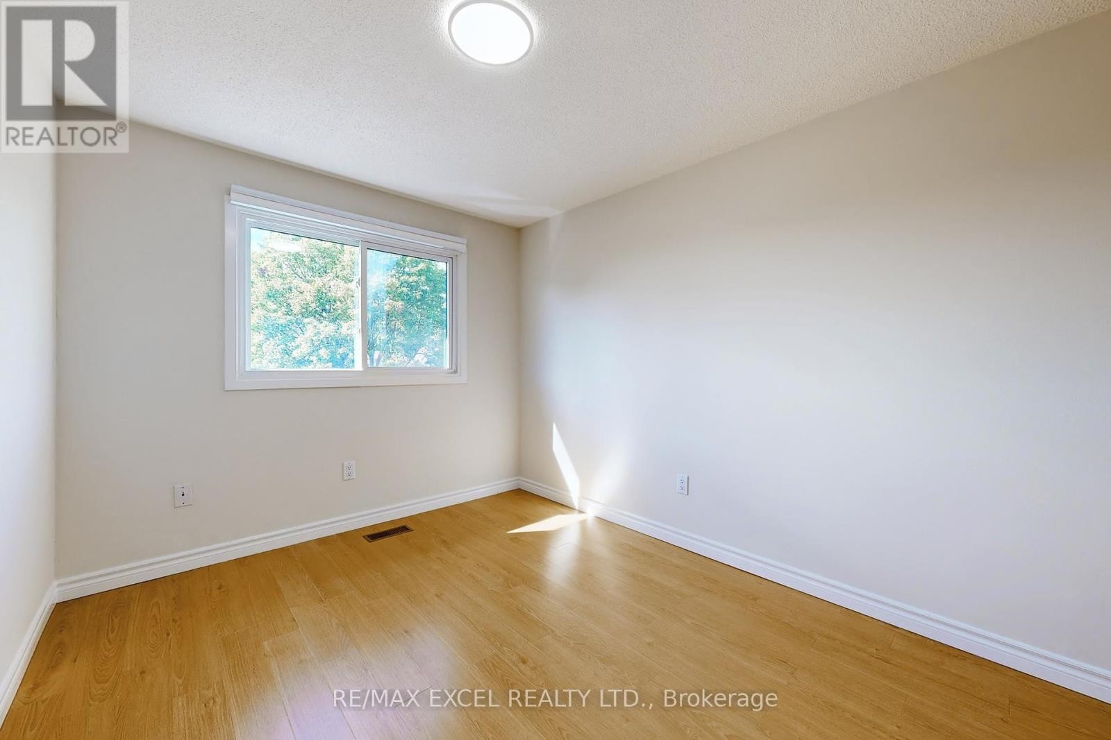 












98 - 24 FUNDY BAY BOULEVARD

,
Toronto (Steeles),




Ontario
M1W3A4

