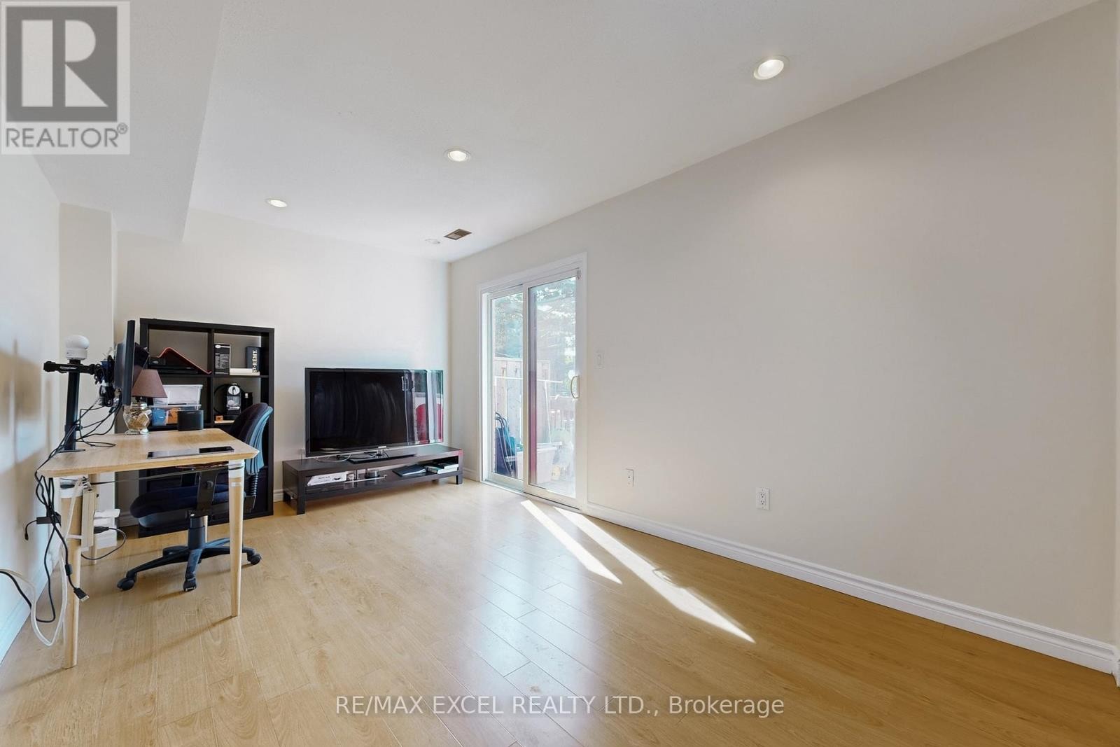 












98 - 24 FUNDY BAY BOULEVARD

,
Toronto (Steeles),




Ontario
M1W3A4

