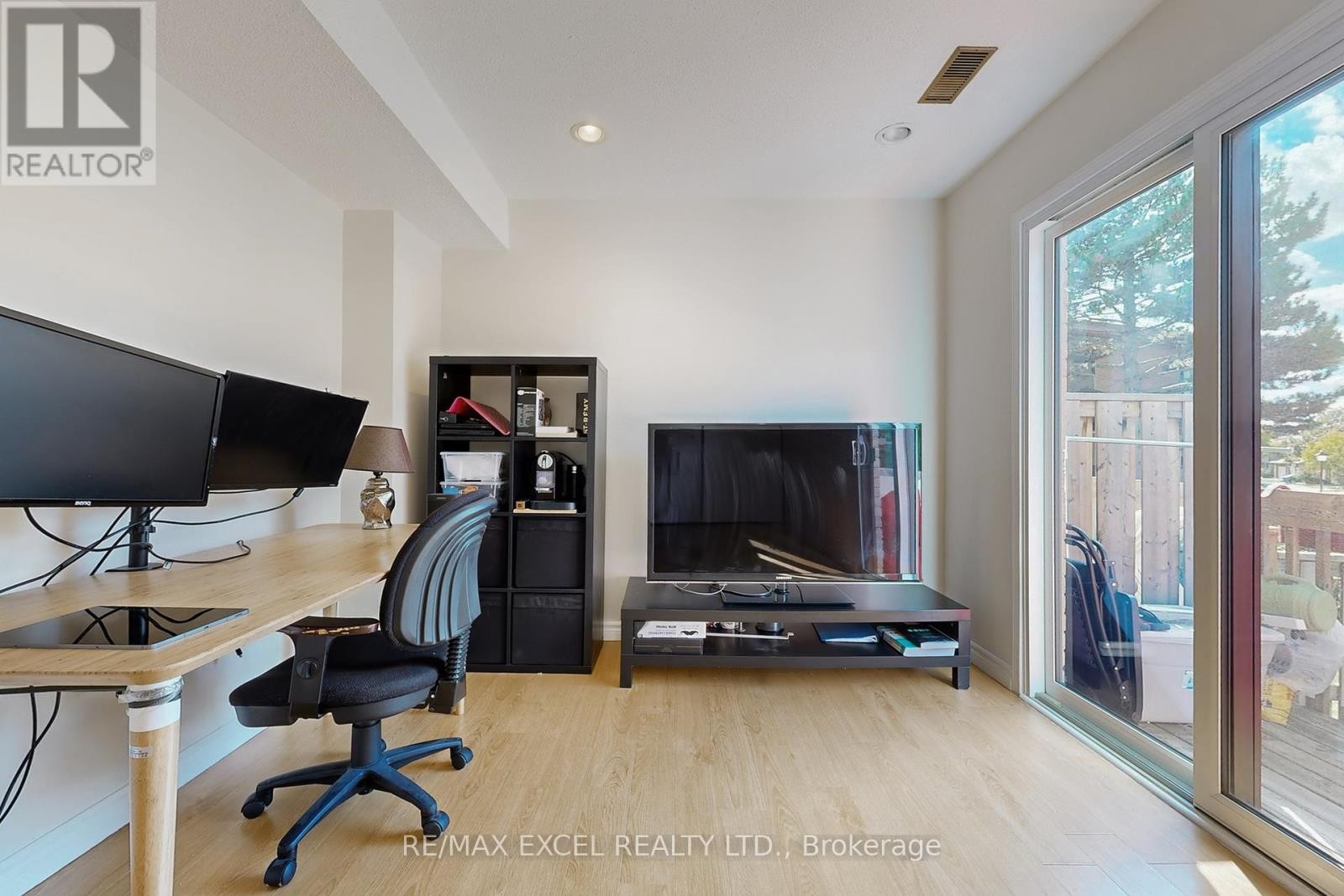 












98 - 24 FUNDY BAY BOULEVARD

,
Toronto (Steeles),




Ontario
M1W3A4

