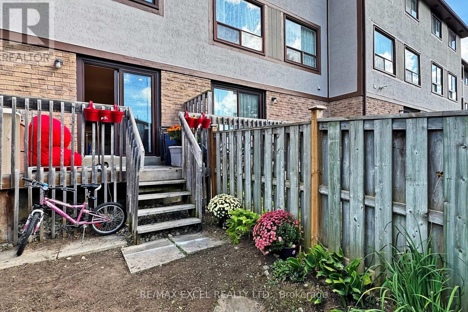












98 - 24 FUNDY BAY BOULEVARD

,
Toronto (Steeles),




Ontario
M1W3A4


