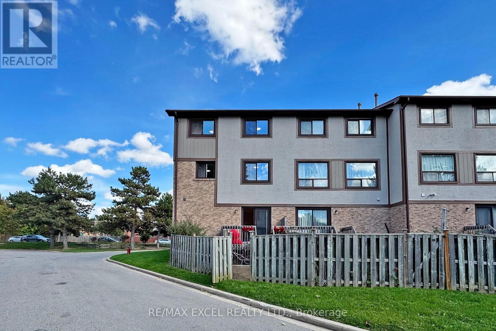 












98 - 24 FUNDY BAY BOULEVARD

,
Toronto (Steeles),




Ontario
M1W3A4

