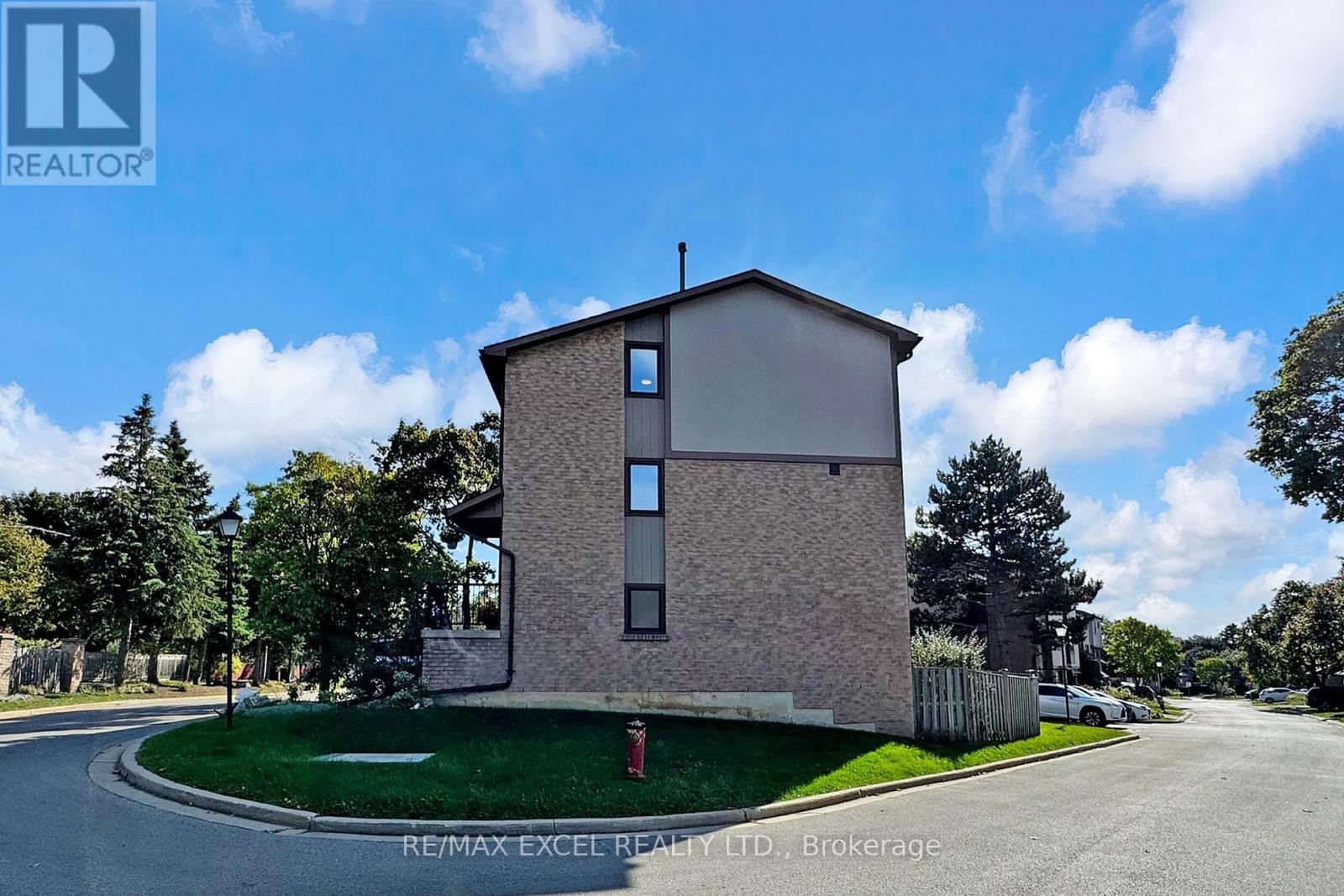 












98 - 24 FUNDY BAY BOULEVARD

,
Toronto (Steeles),




Ontario
M1W3A4

