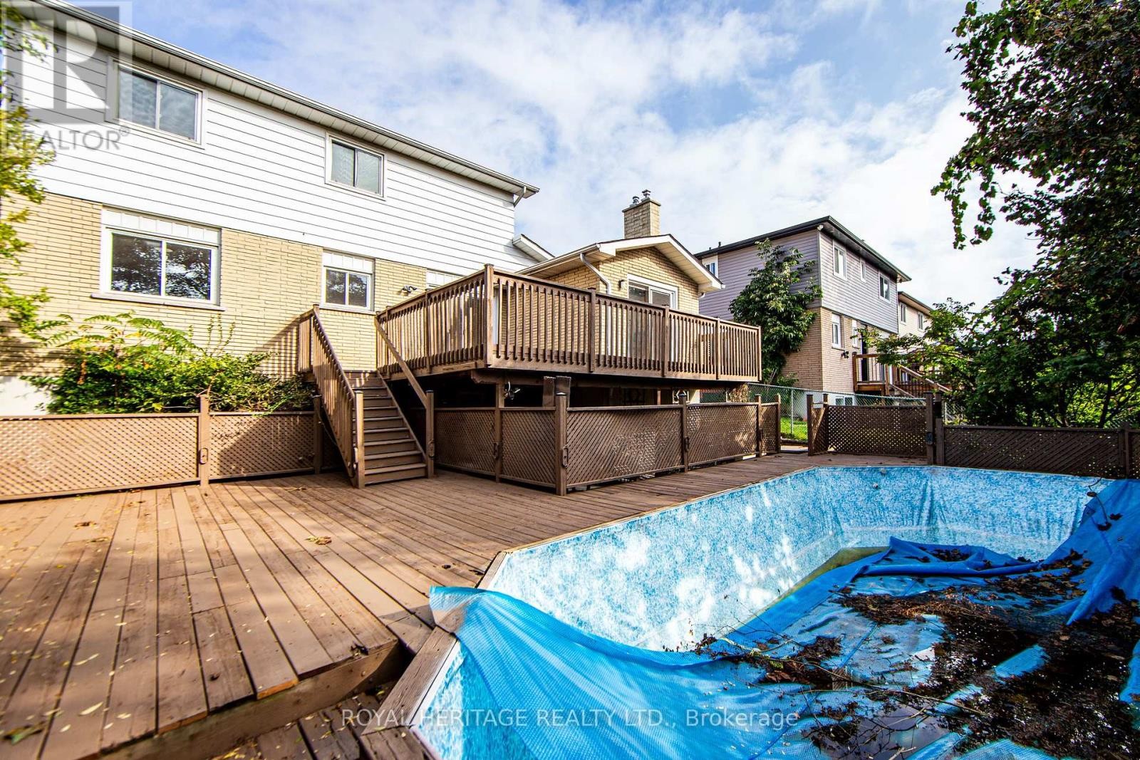 












586 CREEKVIEW CIRCLE

,
Pickering (West Shore),




Ontario
L1W3E4

