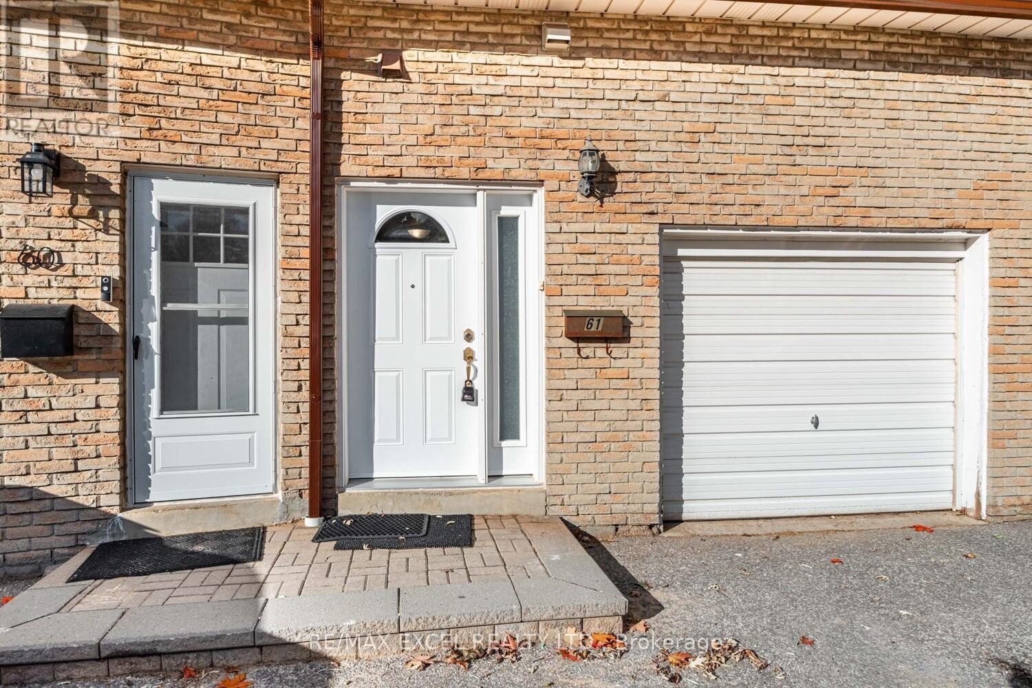 












#61 - 120 BEVERLY GLEN BOULEVARD

,
Toronto (L'Amoreaux),




Ontario
M1W1W6

