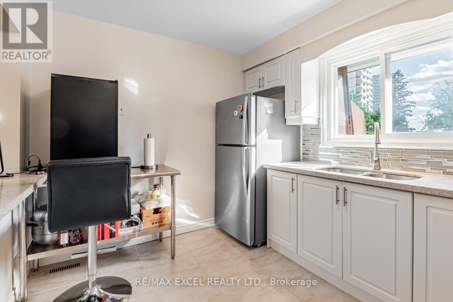 












#61 - 120 BEVERLY GLEN BOULEVARD

,
Toronto (L'Amoreaux),




Ontario
M1W1W6

