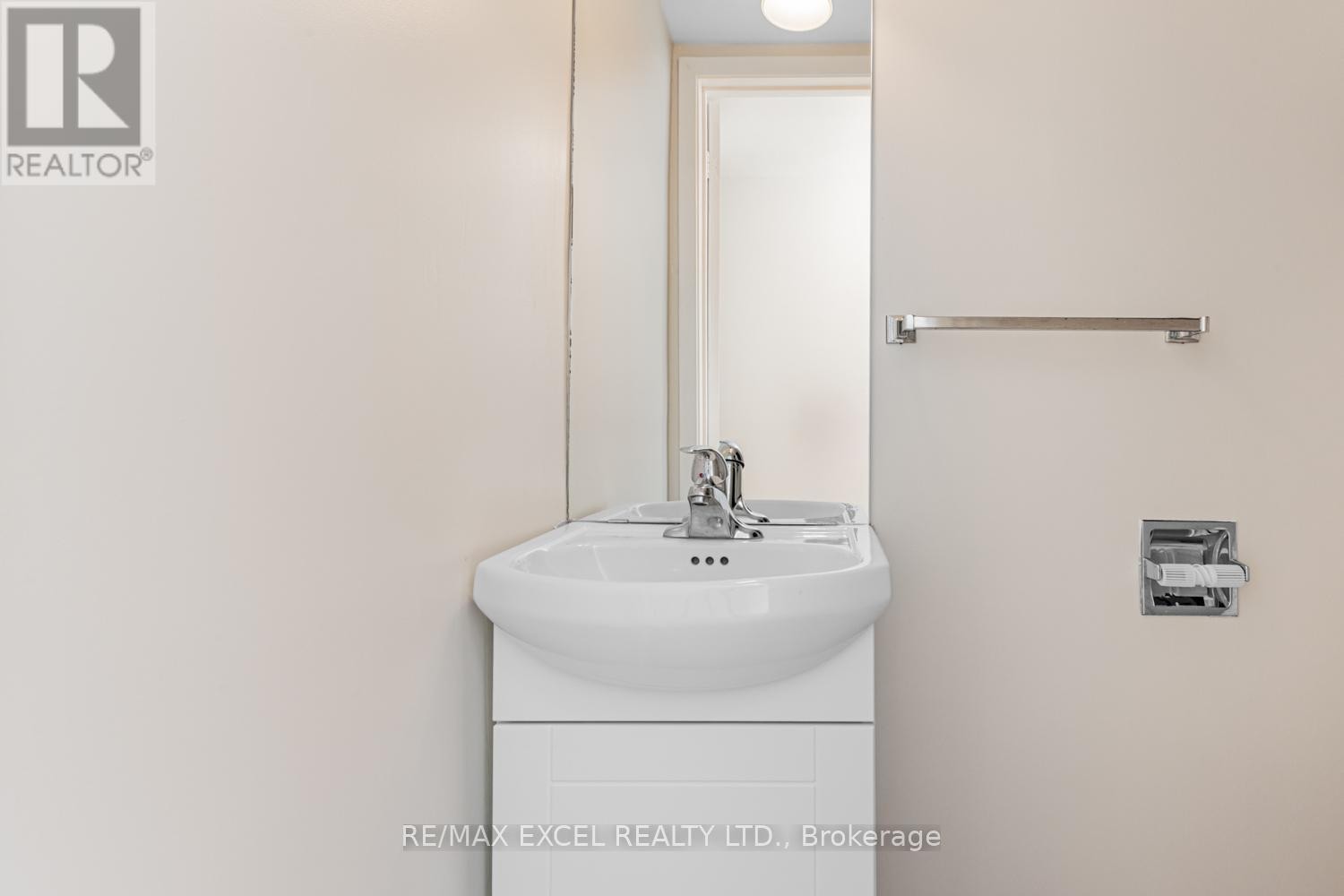 












#61 - 120 BEVERLY GLEN BOULEVARD

,
Toronto (L'Amoreaux),




Ontario
M1W1W6

