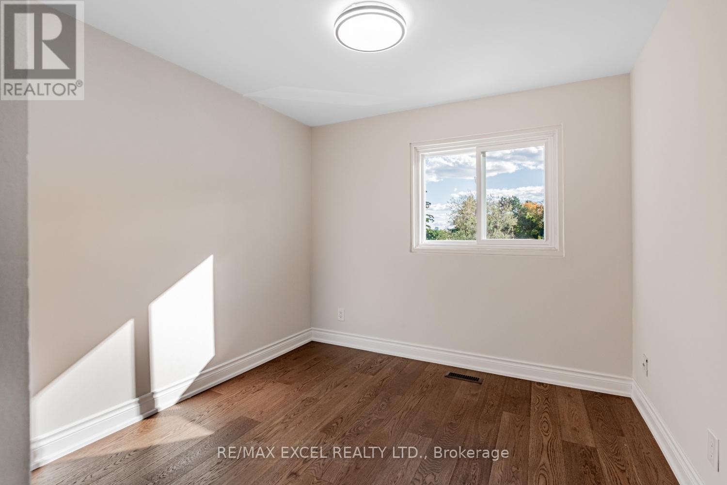 












#61 - 120 BEVERLY GLEN BOULEVARD

,
Toronto (L'Amoreaux),




Ontario
M1W1W6

