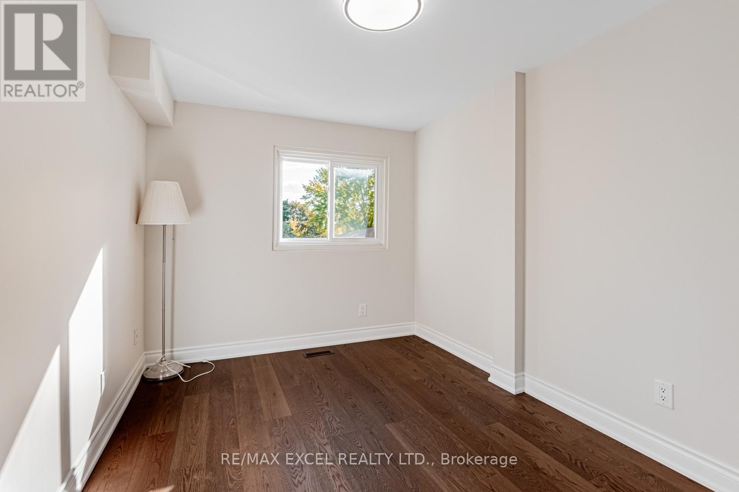 












#61 - 120 BEVERLY GLEN BOULEVARD

,
Toronto (L'Amoreaux),




Ontario
M1W1W6

