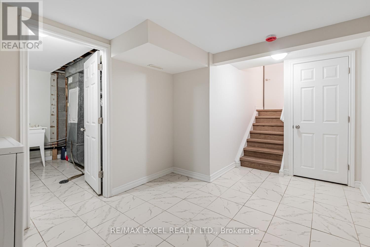 












#61 - 120 BEVERLY GLEN BOULEVARD

,
Toronto (L'Amoreaux),




Ontario
M1W1W6

