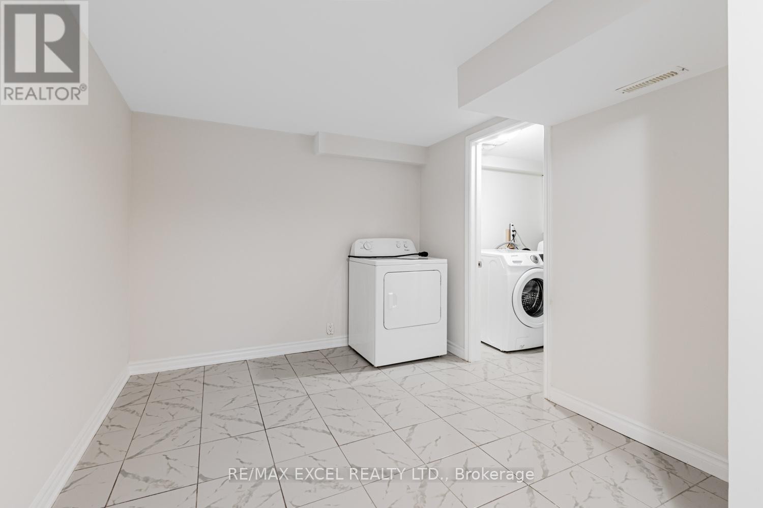 












#61 - 120 BEVERLY GLEN BOULEVARD

,
Toronto (L'Amoreaux),




Ontario
M1W1W6

