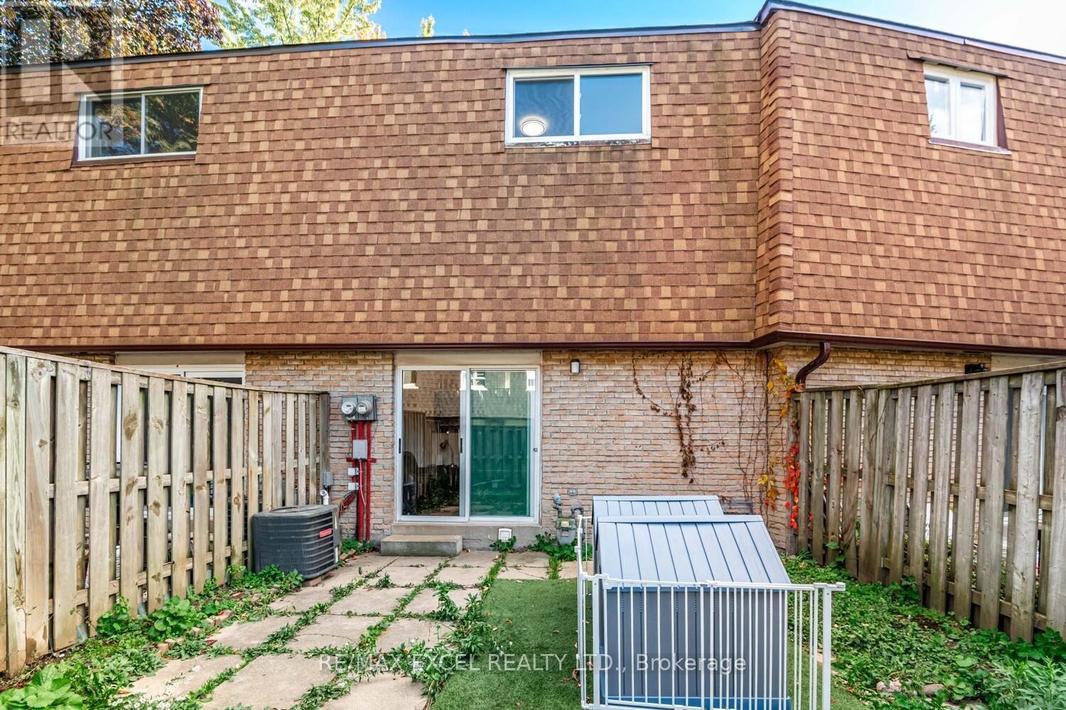 












#61 - 120 BEVERLY GLEN BOULEVARD

,
Toronto (L'Amoreaux),




Ontario
M1W1W6

