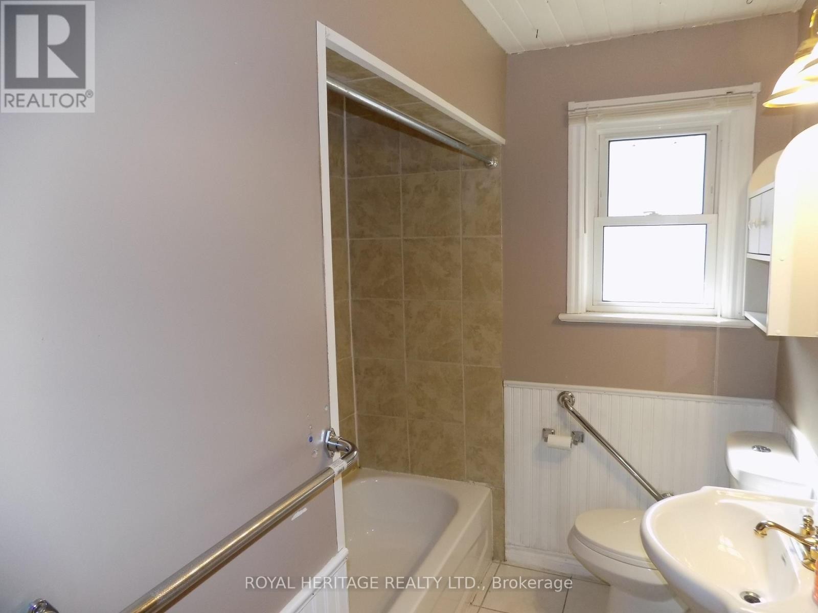 












535 MONTRAVE AVENUE

,
Oshawa (Vanier),




Ontario
L1J4S8

