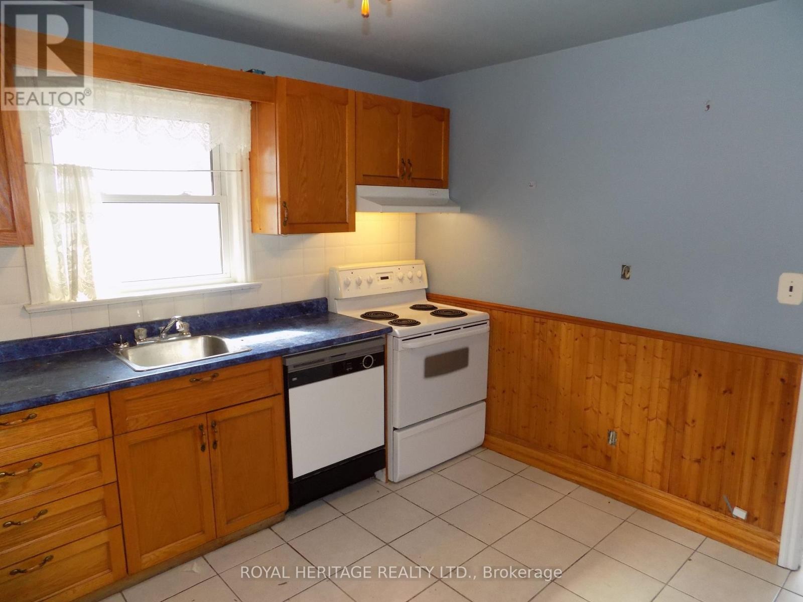 












535 MONTRAVE AVENUE

,
Oshawa (Vanier),




Ontario
L1J4S8

