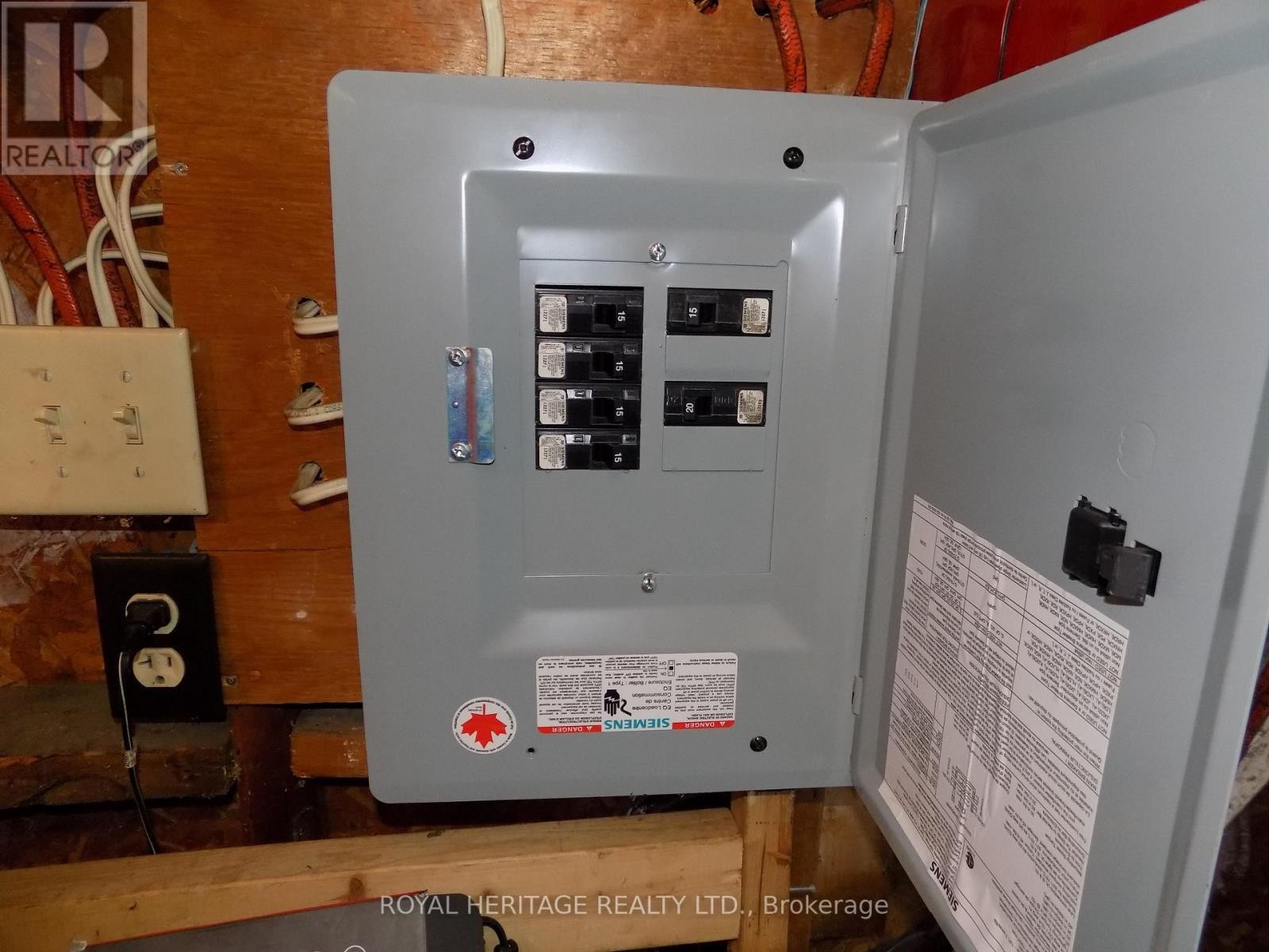 












535 MONTRAVE AVENUE

,
Oshawa (Vanier),




Ontario
L1J4S8

