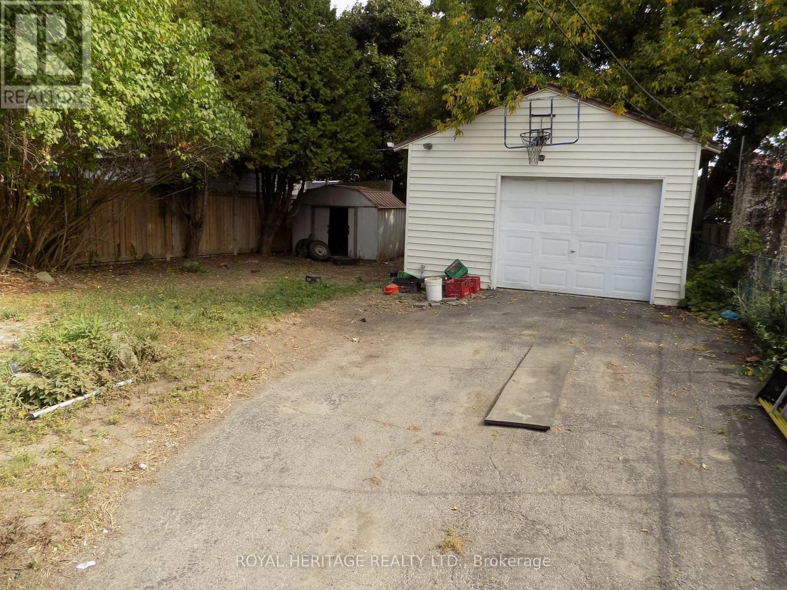 












535 MONTRAVE AVENUE

,
Oshawa (Vanier),




Ontario
L1J4S8

